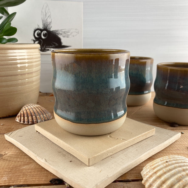 Mug en céramique Café & Glace ondulé 250 ml - fait main et lavable au lave-vaisselle
