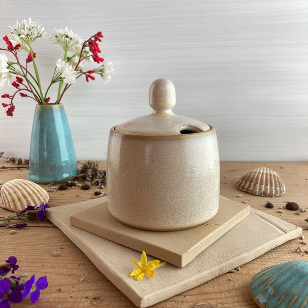 Caramel sugar bowl