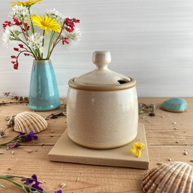 Caramel sugar bowl