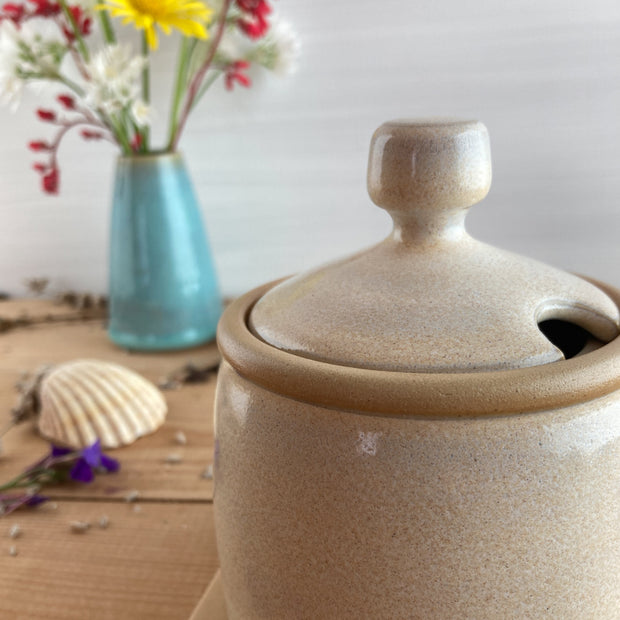 Caramel sugar bowl